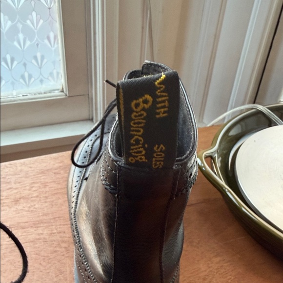 Dr. Martens Black Brogue Fitzroy Men's Boots - Picture 3 of 7